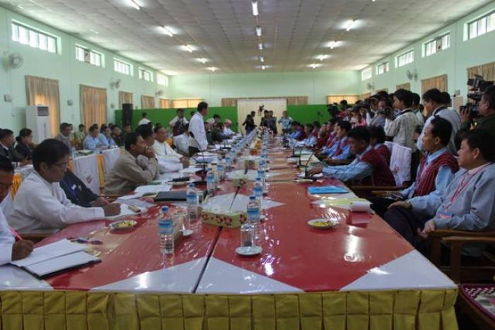 KNU ခေါင်းဆောင်များနှင့် အစိုးရကိုယ်စားလှယ်တို့ ပြည်ထောင်စု အဆင့်ဆွေးနွေးစဉ် (ဓါတ်ပုံ - လှမောင်ရွှေ) KNU ခေါင်းဆောင်များနှင့် အစိုးရကိုယ်စားလှယ်တို့ ပြည်ထောင်စု အဆင့်ဆွေးနွေးစဉ် (ဓါတ်ပုံ - လှမောင်ရွှေ)