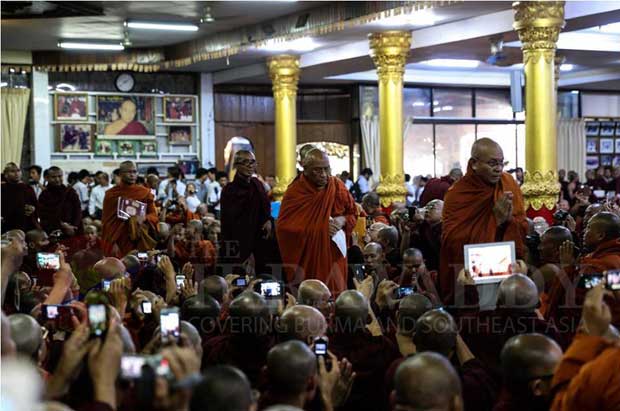 အမျိုးဘာသာ၊ သာသနာ ထိန်းသိမ်း စောင့်ရှောက်ရေး အဖွဲ့ သြဝါဒခံယူပွဲ ( ဓါတ်ပုံ- ဧရာဝတီ) အမျိုးဘာသာ၊ သာသနာ ထိန်းသိမ်း စောင့်ရှောက်ရေး အဖွဲ့ သြဝါဒခံယူပွဲ ( ဓါတ်ပုံ- ဧရာဝတီ)