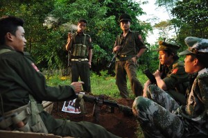 frontline-KIA-soldiers-take-a-break-Photo-Zen-Myat