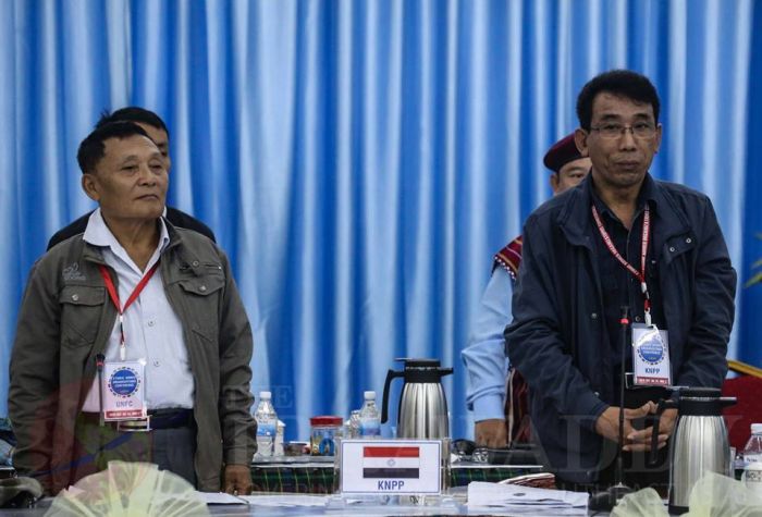 လိုင်ဇာဆွေးနွေးပွဲ သို့ တက်ရောက်ခဲ့သော ဒုတိယ ဥက္ကဌ ခူဦးရယ် ဆွေးနွေးခဲ့စဉ် လိုင်ဇာဆွေးနွေးပွဲ သို့ တက်ရောက်ခဲ့သော ဒုတိယ ဥက္ကဌ ခူဦးရယ် ဆွေးနွေးခဲ့စဉ်