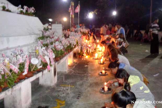 နတ်တော်လပြည့်နေ့ ဆံတော်ရှင်စေတီတော်အား ဆီမီး ၁၀၀၀ ဖြင့်ပူဇော် San-5-2