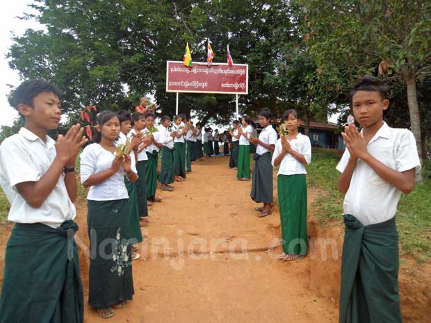 နံသာတောင် ပရဟိတ ဘုန်းတော်ကြီး ပညာသင်ကျောင်းမှ ကျောင်းသား ကျောင်းသူများ နံသာတောင် ပရဟိတ ဘုန်းတော်ကြီး ပညာသင်ကျောင်းမှ ကျောင်းသား ကျောင်းသူများ