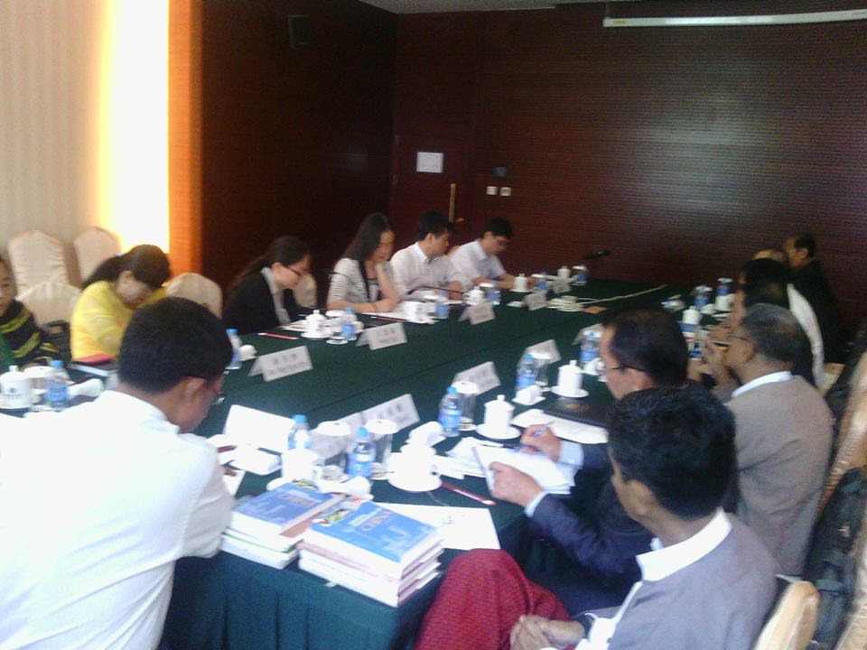 တရုတ်ကွန်မြူနစ်ပါတီနှင့် မြန်မာ့နိုင်ငံရေးပါတီကိုယ်စားလှယ်တချို့၏ ပီကင်းဆွေးနွေးပွဲ (ဓါတ်ပုံ-SKZY) တရုတ်ကွန်မြူနစ်ပါတီနှင့် မြန်မာ့နိုင်ငံရေးပါတီကိုယ်စားလှယ်တချို့၏ ပီကင်းဆွေးနွေးပွဲ (ဓါတ်ပုံ-SKZY)