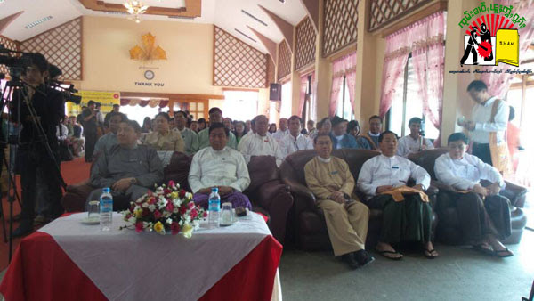 ညီလာခံတက်ရောက်လာသည့် သျှမ်းပြည်နယ်ဝန်ကြီးချုပ်၊ ဝန်ကြီးများနှင့် သတင်းသမားများ ညီလာခံတက်ရောက်လာသည့် သျှမ်းပြည်နယ်ဝန်ကြီးချုပ်၊ ဝန်ကြီးများနှင့် သတင်းသမားများ