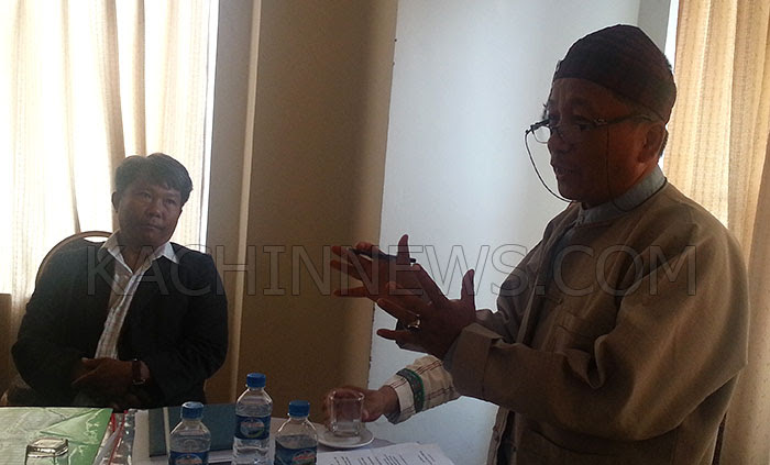 ဦးအောင်ခမ်း (ဘယ်) နဲ့ ဆရာ လတောင် ဦးအောင်ခမ်း (ဘယ်) နဲ့ ဆရာ လတောင်