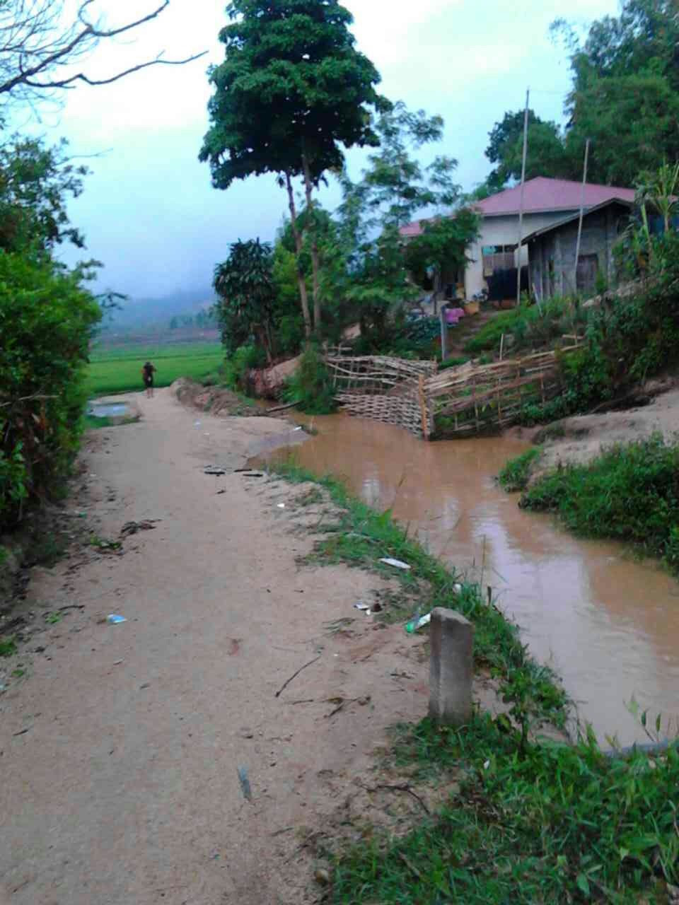 ကုန်းကုလားရွာအဝင် (ဓါတ်ပုံ -TMMG) ကုန်းကုလားရွာအဝင် (ဓါတ်ပုံ -TMMG)