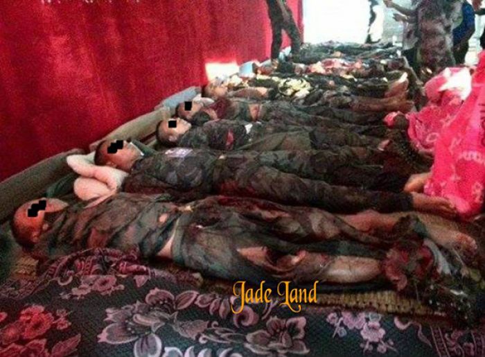 အစိုးရ တပ်၏ လက်နက်ကြီး ပစ်ခတ်မှုကြောင့် သေဆုံးခဲ့ရသည့် KIA တပ်မှ ဗိုလ်လောင်း များအား တွေ့ရစဉ် အစိုးရ တပ်၏ လက်နက်ကြီး ပစ်ခတ်မှုကြောင့် သေဆုံးခဲ့ရသည့် KIA တပ်မှ ဗိုလ်လောင်း များအား တွေ့ရစဉ်