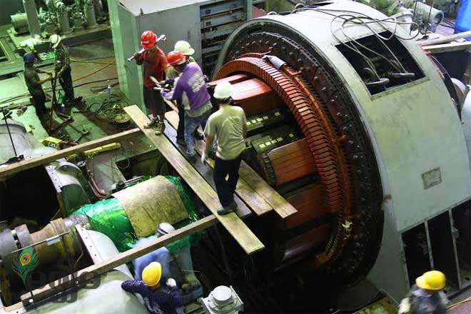 ကယားပြည်နယ်၊ လွိုင်ကော်မြို့ရှိ ဘီလူးချောင်းရေအားလျှပ်စစ်စီမံကိန်း လုပ်ငန်းခွင်ကို တွေ့ရစဉ်။ Electricity-2