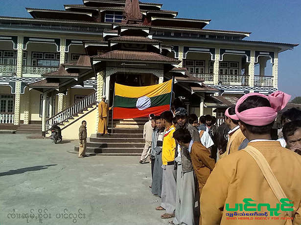 RCSS/SSA ခေါင်းဆောင် ဒုတိယ ဗိုလ်ချုပ်ကြီးယွက်စစ် ပင်လောင်းလူထုနှင့်တွေ့ဆုံ ပင်လောင်းဟော်နန်း ဟောင်း အားကြည့်ရှုစစ်ဆေး Pang Long