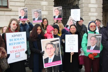 Rose-tinted glasses hand-in at British Foreign Office 3rd February 2015