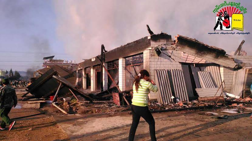 မိုင်းပေါက်မြို့ စျေးအနီးတွင် မီးလောင်ခဲ့သည့် ပုံရိပ် SHAN-N-170203