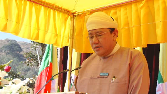 ၆၈ နှစ်မြောက် သျှမ်းပြည်နယ်နေ့အခမ်းအနားတွင် အမှာစကားပြောနေသော သျှမ်းပြည်နယ်ဝန်ကြီးချုပ် ဦးစဝ်အောင်မြတ် ၆၈ နှစ်မြောက် သျှမ်းပြည်နယ်နေ့အခမ်းအနားတွင် အမှာစကားပြောနေသော သျှမ်းပြည်နယ်ဝန်ကြီးချုပ် ဦးစဝ်အောင်မြတ်