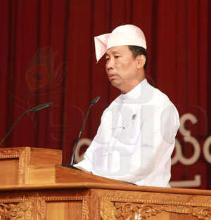 ပြည်ထောင်စု လွှတ်တော်တွင် ဖေဖော်ဝါရီ ၁၁ ရက်က ဗိုလ်ချုပ်အောင်ဆန်းမွေးနေ့ နှစ် ၁၀၀ ပြည့် အထိမ်းအမှတ်အခမ်းအနား ကျင်းပစဉ်။ (ဓာတ်ပုံ - စိုးသန်းလင်း၊ မဇ္စျိမ) U-Shwe-Man-s