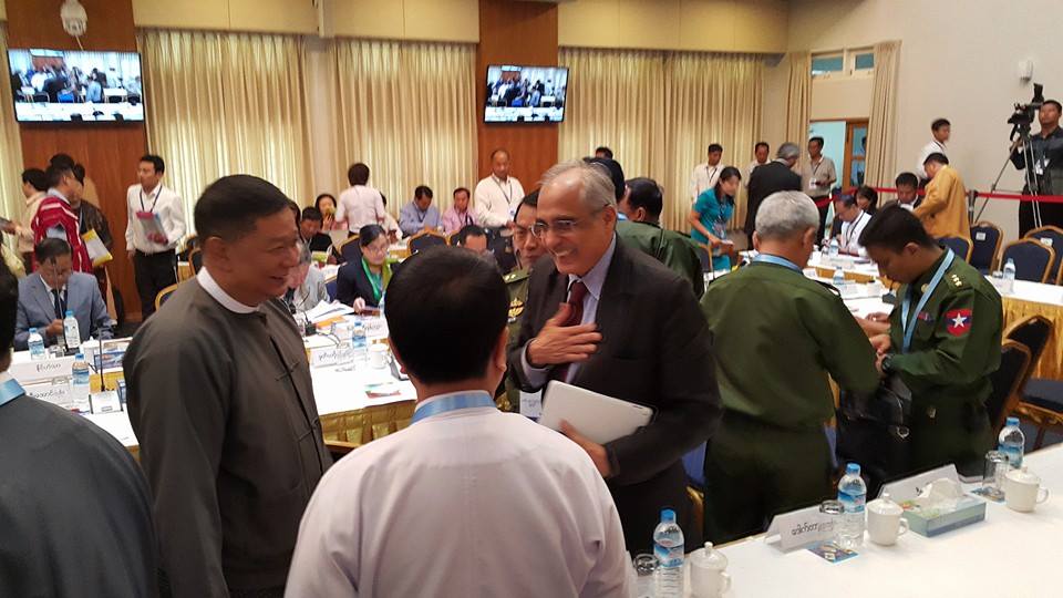 NCCT နှင့် အစိုးရ၏ မြန်မာငြိမ်းချမ်းရေးစင်တာ MPC တို့၏ ရ ကြိမ်မြောက်ဆွေးနွေးပွဲ (ဓါတ်ပုံ- ညိုအုန်းမြင့်) NCCT နှင့် အစိုးရ၏ မြန်မာငြိမ်းချမ်းရေးစင်တာ MPC တို့၏ ရ ကြိမ်မြောက်ဆွေးနွေးပွဲ (ဓါတ်ပုံ- ညိုအုန်းမြင့်)