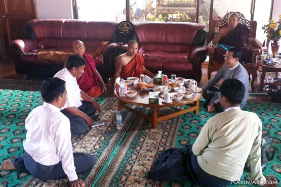 အလိုတော်ပြည့် ဆရာတော်ကြီး အမှူးထားပြီး ကချင်ရောက် ရခိုင်များ နေရပ်ပြန်နိုင်ရေး ရခိုင်ဝန်ကြီးချုပ်နှင့်တွေ့ဆုံဆွေးနွေးနေကြစဉ်။ rakhine