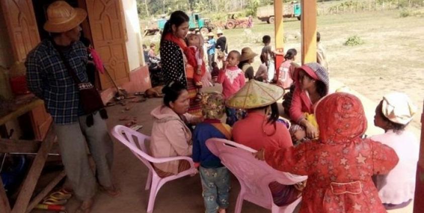 ခိုင်းဟျိုးဘုန်းကြီးကျောင်းရောက် စစ်ဘေးရှောင်ရွာသားများ