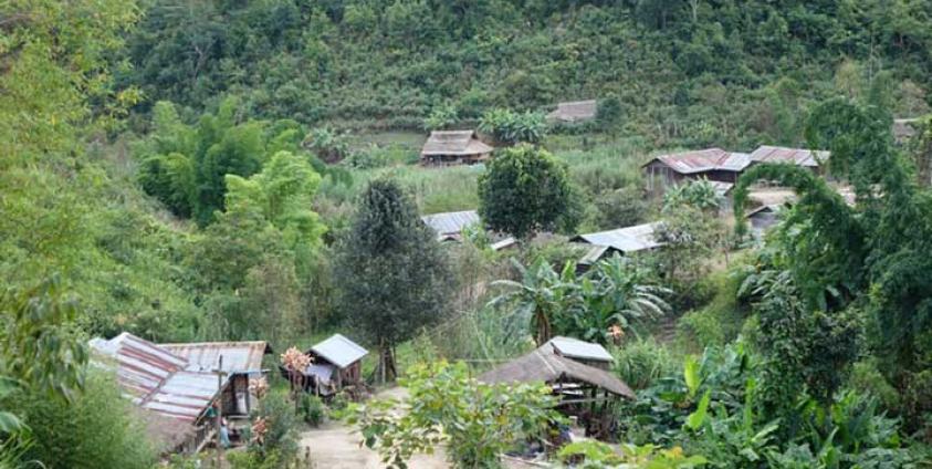 မိုင်းတော့ မိုင်းထား အနီးရှိ လွယ်လမ်စစ်ဘေးရှောင်စခန်း (photo/SHRF)