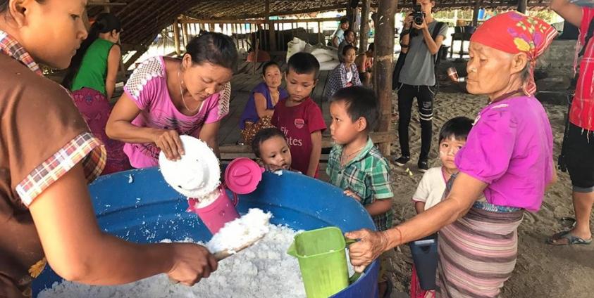  မြိုင်ကြီးငူစစ်ရှောင်စခန်း ထမင်းဆောင်(Thethtar Swe/Facebook)