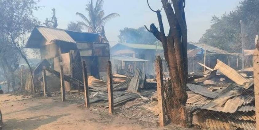 ခင်ဦးမြို့နယ် သတင်းနှင့်ပြန်ကြားရေး (၂၀၂၂ ခုနှစ် မေလ ၂ ရက်နေ့က အင်းပတ်ကျေးရွာက နေအိမ်များ မီးရှို့ခံလိုက်ရသည့် ပုံ)