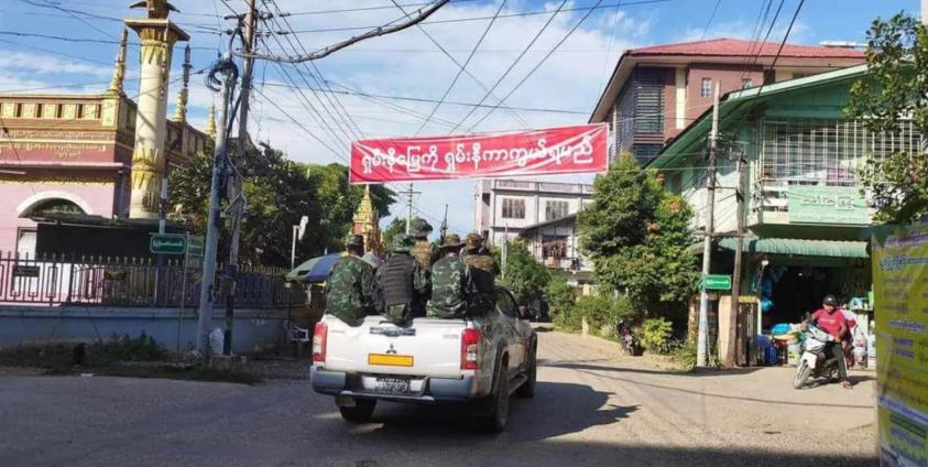 Crd (ဟုမ္မလင်းမြို့နယ်အတွင်း သွားလာနေသည့် (SNA) တပ်ဖွဲ့ဝင်များ)
