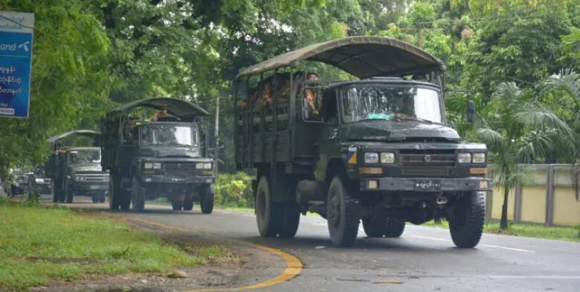 ဓာတ်ပုံ - (စစ်အုပ်စုတပ် စစ်ကြောင်းတစ်ခုအား တွေ့ရစဉ် / ပုံဟောင်း - Crd)