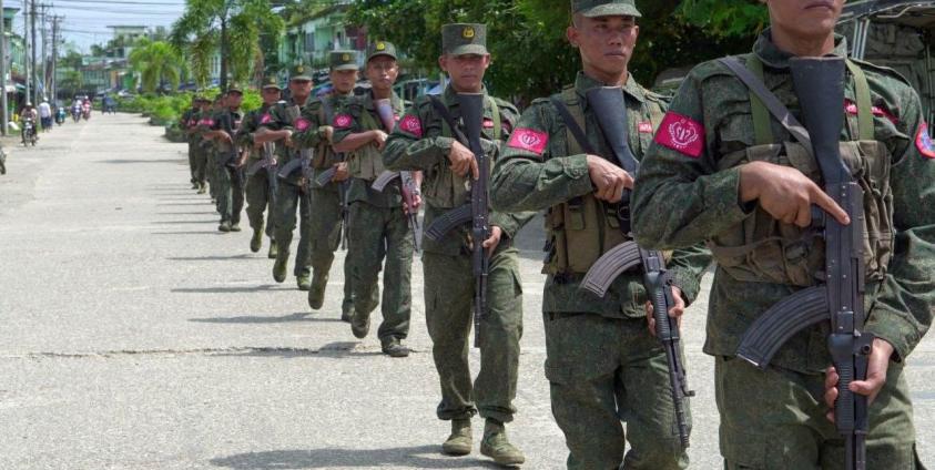 ဓာတ်ပုံ - (မောင်တောတွင် ကင်းလှည့်နေသည့် AA တပ်ဖွဲ့ဝင်အချို့ကို ၂၀၂၆ ခုနှစ်၊ ဩဂုတ်လအတွင်း တွေ့ရစဉ် / Arakan Princess Media)