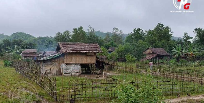 ဓာတ်ပုံ - (ကျောက်တော်မြို့နယ်၊ ယိုးချောင်းဒေသရှိ ကျေးရွာတစ်ရွာကို တွေ့ရစဉ် / DMG)