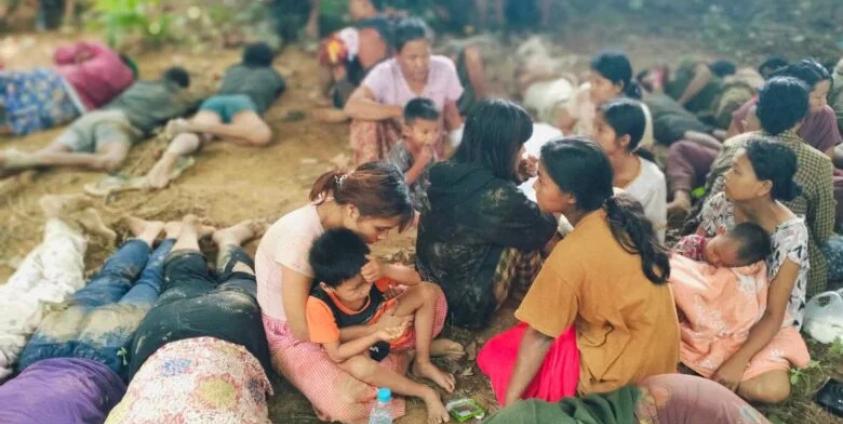 စက်တင်ဘာလ ၂ ရက်နေ့ စစ်သင်္ဘောအုပ်စု တိုက်ခိုက်ခံရပြီးနောက် ဖမ်းဆီးခံရသည့် တပ်မိသားစု ဝင် များ။