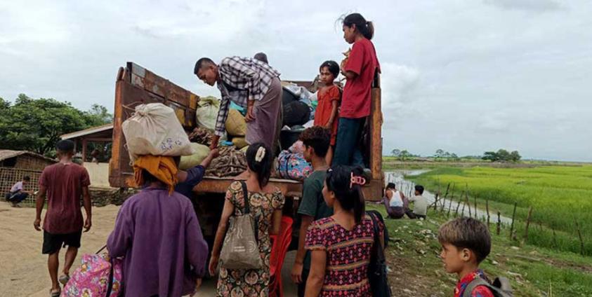 Residents flee Ponnagyun and Rathedaung townships as junta and Arakan Army forces exchange heavy artillery, MLRS and drone strikes near Sittwe.