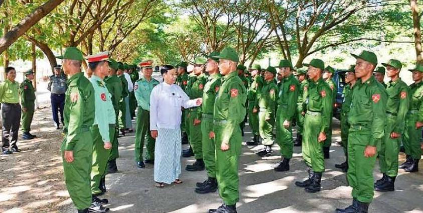 စစ်အုပ်စုတပ်က ပြုလုပ်သည့် စစ်သင်တန်းဆင်းပွဲ တစ်ခု။ / Crd