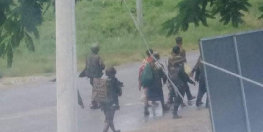 ဓါတ်ပုံ - KnIC