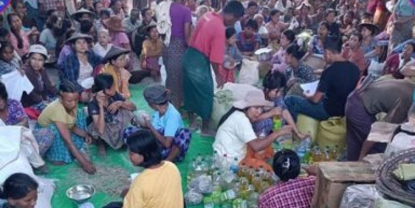 ကျောက်ဖြူခရိုင်အတွင်းက စစ်ဘေးရှောင် ပြည်သူအချို့ / ဇင်ချောင်း လူငယ်ပရဟိတအသင်း