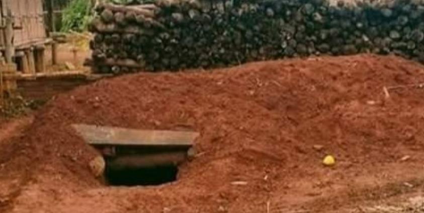 ပုံ - ဟောင်း (သျှမ်းပြည်တွင်းတစ်နေရာ လေကြောင်းတိုက်ခိုက်မှု ကာကွယ်ရန်အတွက် ကတုတ်ကျင်း တူးထားသည့် ပုံ)