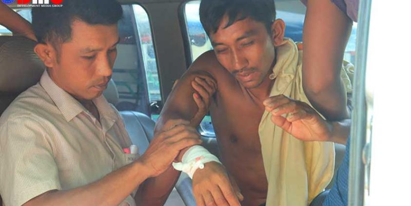 The victim U Saw Naing Win was being taken to Sittwe Hospital on Friday morning.( Photo: Aung Htein / DMG)