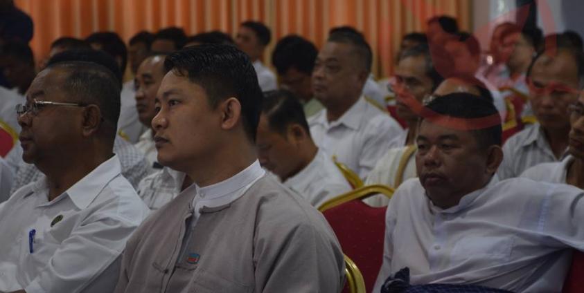 MCL ၏ EIA,SIA ဆန်းစစ်ချက်အစီရင်ခံစာ ချပြပွဲသို့တက်ရောက်လေ့လာသူများ(photo: MNA)