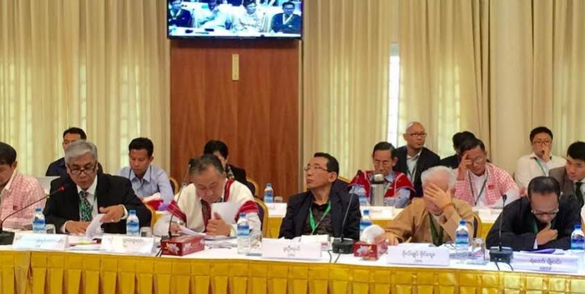 UPDJC နှင့်အစည်းအဝေးတစ်ရပ် EAO’s တက်ရောက်နေစဉ် (Hla Maung Shwe Facebook)