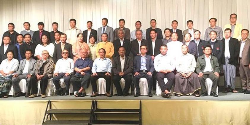 EAOs များ အမှတ်တရ ဓာတ်ပုံရိုက်ကူးစဉ် (ပုံ- Myanmar Peace Monitor)