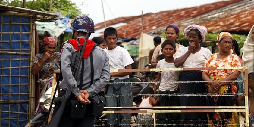 Muslims people gather at Thet Kel Pyin Muslim IDPs (Internally displaced person) camp in Rakhine State near capital Sittwe, western Myanmar, 07 September 2016. Photo: Nyunt Win/EPA