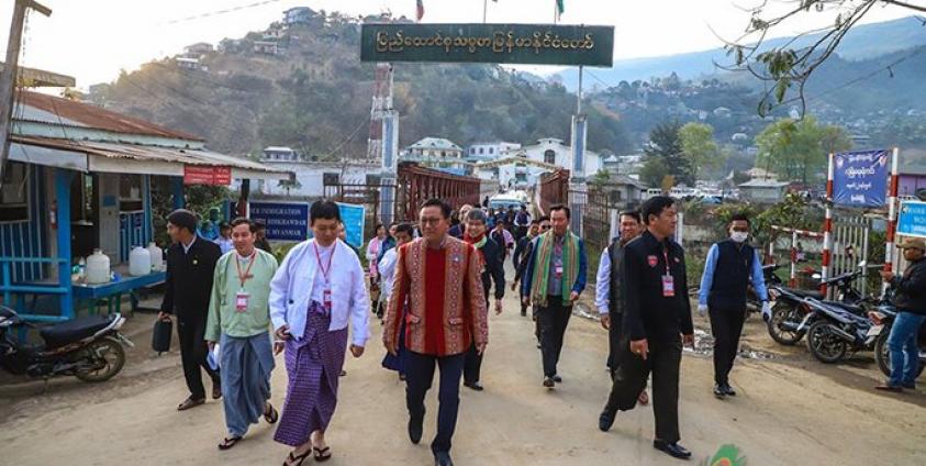 ဓာတ်ပုံ-သူရ/မဇ္ဈိမ