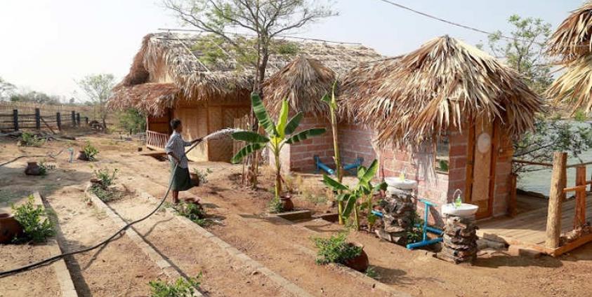 Action Aid Myanmar က မကွေးတိုင်းဒေသကြီး မြိုင်ဒေသတွင် အကောင်အထည်ဖော်လျက်ရှိနေသည့် CBT တည်းခိုဆောင် အားတွေ့ရစဉ်" - လှိုင်မျိုးထွန်း(မဇ္စျိမ)