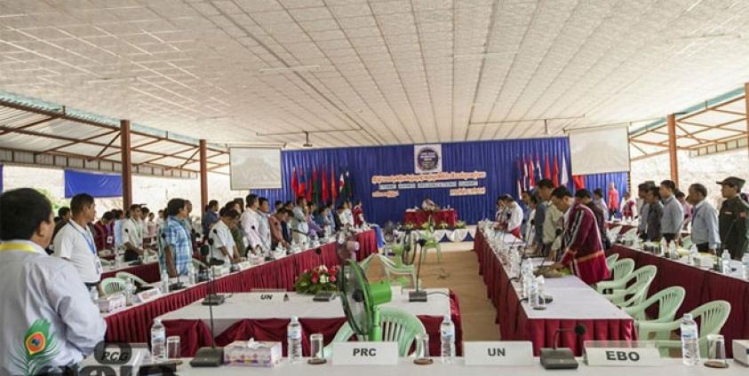 ကေအန်ယူဌာနချုပ် လော်ခီးလာတွင် ဇွန်နှစ်ရက်က စတင်ကျင်းပသည့် တိုင်းရင်းသား လက်နက်ကိုင် ခေါင်းဆောင်များ၏ အစည်းအဝေး ရှစ်ရက်မြောက်နေ့အဖြစ် ဇွန် ၉ ရက်က ဆက်လက်ဆွေးနွေးစဉ်။ (ဓာတ်ပုံ - ဟောင်ဆာ (ရာမည)၊ မဇ္ဈိမ)