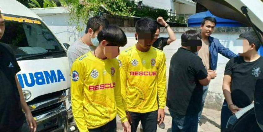 Photo by Chiang Mai News- စိတ်ကြွဆေးပြား ၆သိန်းနီးပါး ဖမ်းဆီးရမိသည့်လူနာတင်ယာဉ်