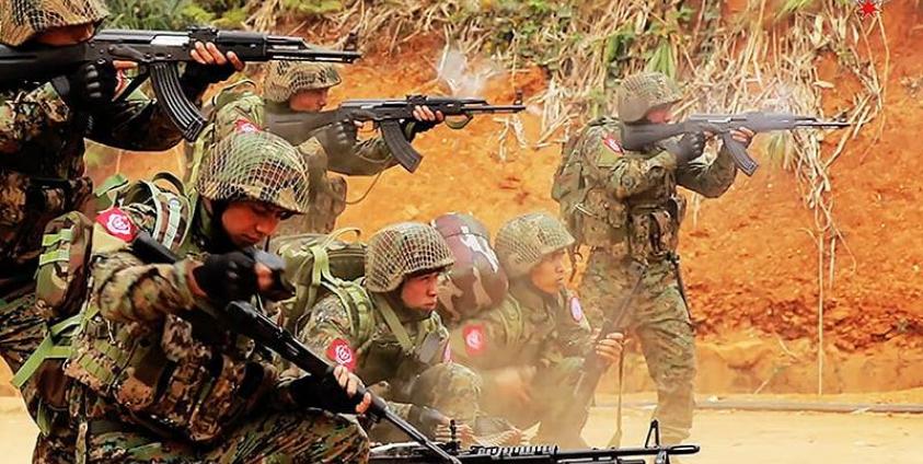 ဓါတ်ပုံ - ရက္ခိုင့်တပ်တော်