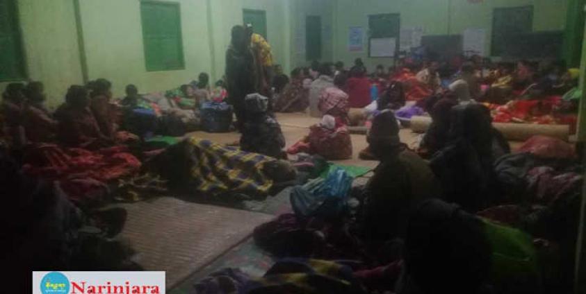 ဓာတ်ပုံ- စံဂိုးထောင်ကျေးရွာ မူလတန်းကျောင်းတွင် ခိုလုံနေကြသည့် ဥယျာဉ်သာကျေးရွာသားများ