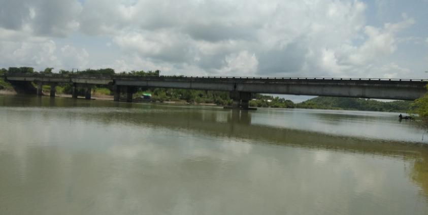 စမ္မတီးချောင်း လက်ဝဲစာတိုက်တံတားအား တွေ့ရစဉ်။Photo- CJ