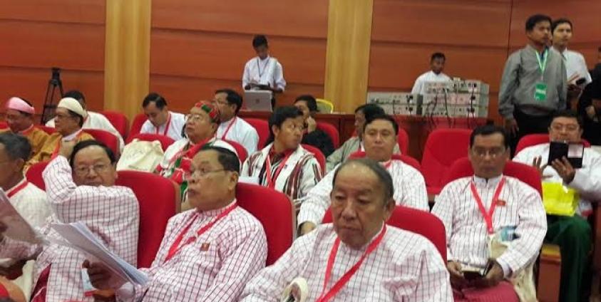 ပည်ထောင်စုငြိမ်းချမ်းရေးညီလာခံတက်ရောက်သော မွန်နိင်ငံရေးပါတီခေါင်းဆောင်များ(Kyaw Zayra Oo)