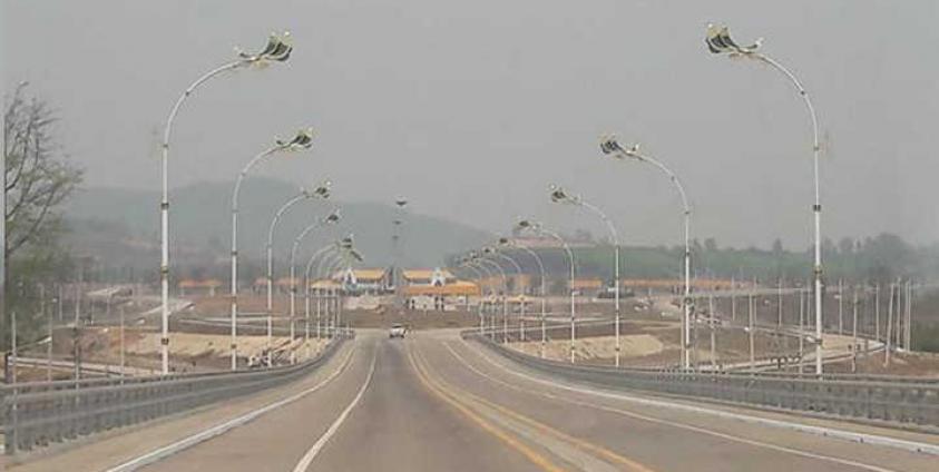 မဲဆောက်-မြဝတီ အမှတ် ၂ ထိုင်းမြန်မာ ချစ်ကြည်ရေးတံတား ချဉ်းကပ်လမ်း(Bangkok Post)