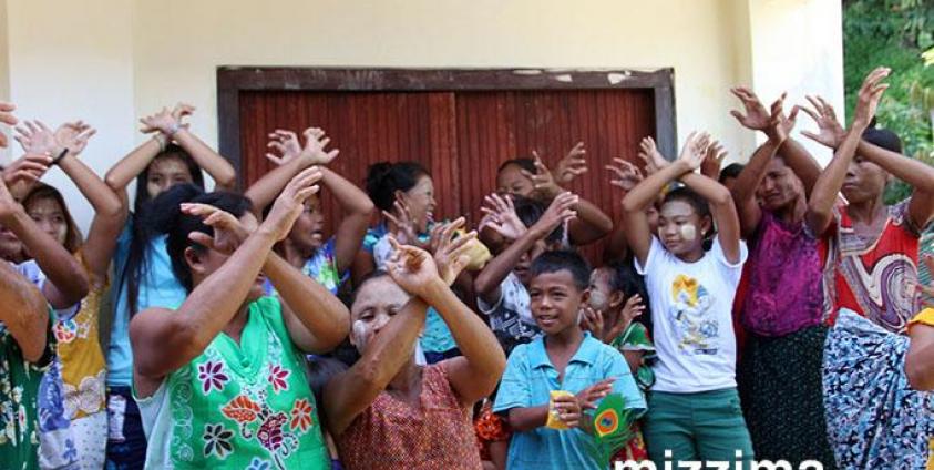 ဓာတ်ပုံ - ဒီမိုးသွေး (မြိတ်)