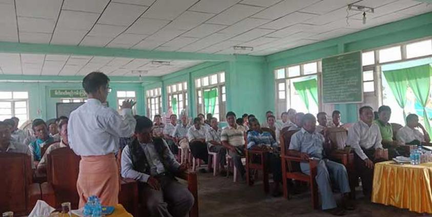 ကျောက်မီးသွေးတူးဖော်ရေးစီမံကိန်းကန့်ကွက်ရေးအတွက် ဇူလိုင်လ ၂၃ ရက်နေ့က မိုင်းဖြတ်မြို့မှာပြုလုပ်ခဲ့တဲ့ ဒေသခံလူထု၊ ရပ်မိရပ်ဖ၊ လွှတ်တော်ကိုယ်စားလှယ်များ တွေ့ဆုံပွဲ