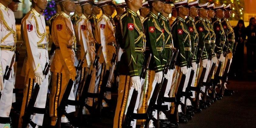 Armed guards of honor march during a military parade and flag-raising ceremony held to mark the 69th Myanmar Independence Day in Naypyitaw on 04 January 2017. Photo: Min Min/Mizzima